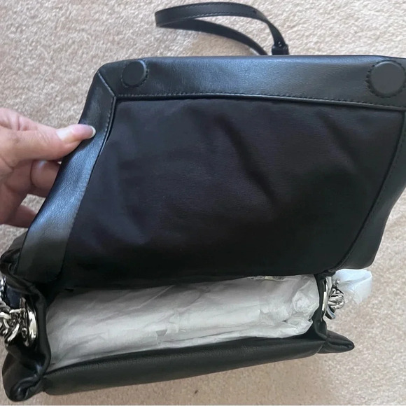 Marc Jacobs leather crossbody pillow Bag RETAIL 450.00 - Picture 3 of 7
